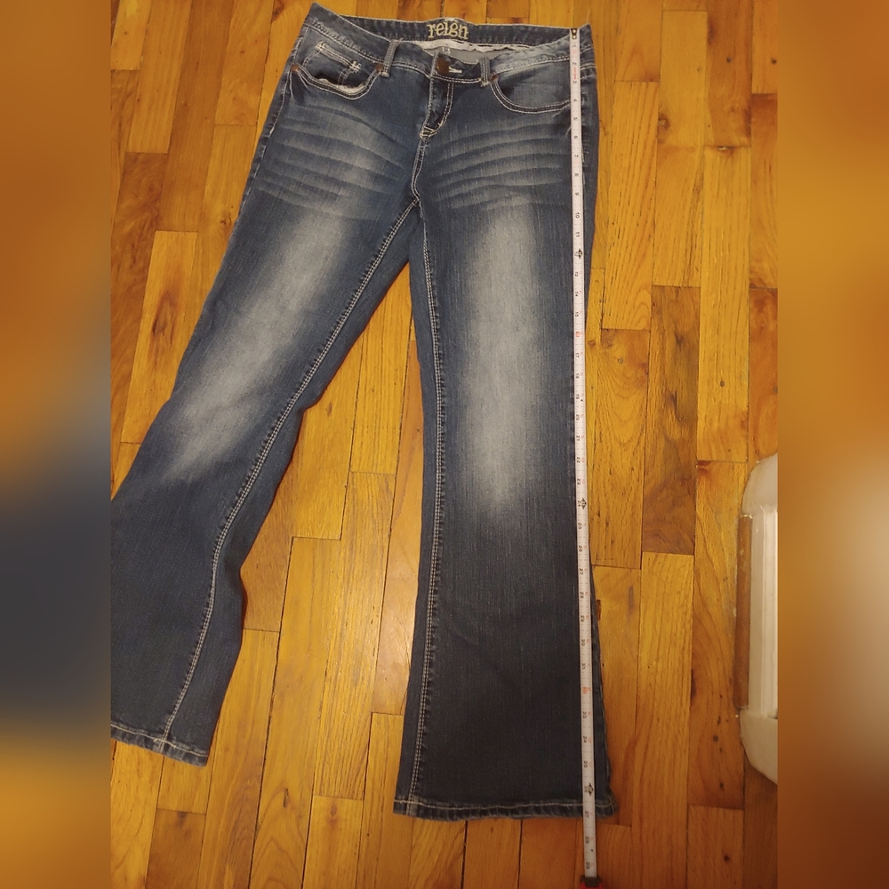 B2G1 FREE! Flare Reign Sandblasted Short Jeans - Picture 5 of 10